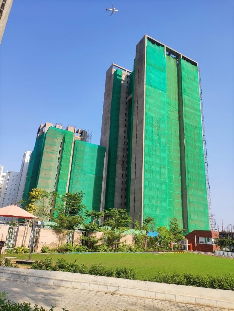 Building Wrap by Safety Net — Tata Housing (La Vida)